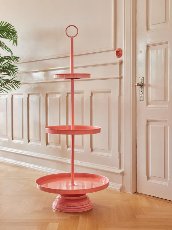Dreistufiges Metallregal Cute Coral Rice by Rice – Extragroß, Lackiert
